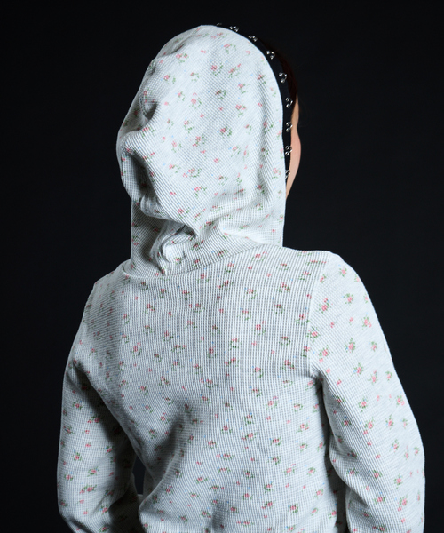 JOINT WORKS（ジョイントワークス）の「フックディテール ワッフルジップフーディー / J Floral Hook Waffle Hood（パーカー・レディース・ホワイト/ネイビー・FREE）」の7枚目の写真