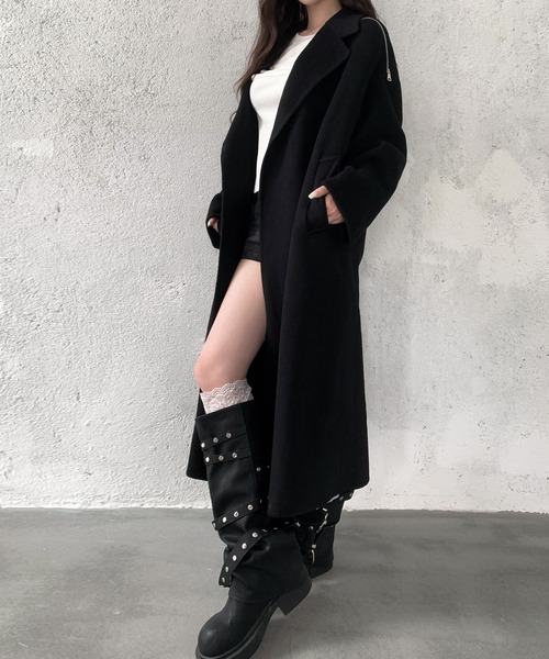 VEILA(ヴェイラ)の「ベルト付きショルダージップデザインコート(チェスターコート・レディース・ブラック・フリー)」の1枚目の写真