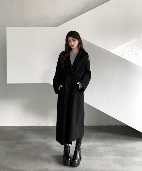 VEILA(ヴェイラ)の「ベルト付きショルダージップデザインコート(チェスターコート・レディース・ブラック・フリー)」の16枚目の写真