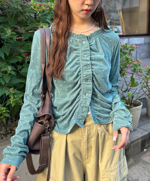 w closet(ダブルクローゼット)の「【入荷後、即完!/着映え/初秋最適】ベロアドットカーディガン(Tシャツ/カットソー・レディース・ブルー/アイボリー/ブラウン/ブラック・FREE)」の1枚目の写真