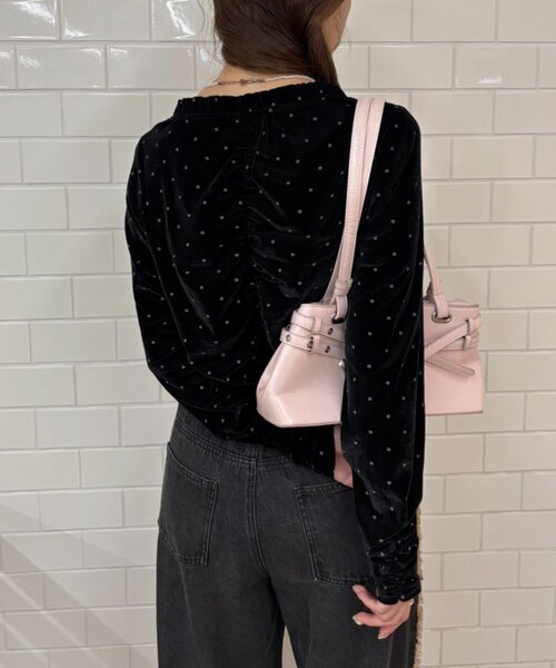 w closet(ダブルクローゼット)の「【入荷後、即完!/着映え/初秋最適】ベロアドットカーディガン(Tシャツ/カットソー・レディース・ブルー/アイボリー/ブラウン/ブラック・FREE)」の5枚目の写真