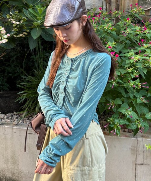 w closet(ダブルクローゼット)の「【入荷後、即完!/着映え/初秋最適】ベロアドットカーディガン(Tシャツ/カットソー・レディース・ブルー/アイボリー/ブラウン/ブラック・FREE)」の15枚目の写真