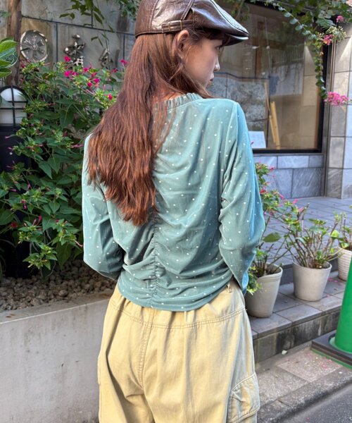 w closet(ダブルクローゼット)の「【入荷後、即完!/着映え/初秋最適】ベロアドットカーディガン(Tシャツ/カットソー・レディース・ブルー/アイボリー/ブラウン/ブラック・FREE)」の16枚目の写真