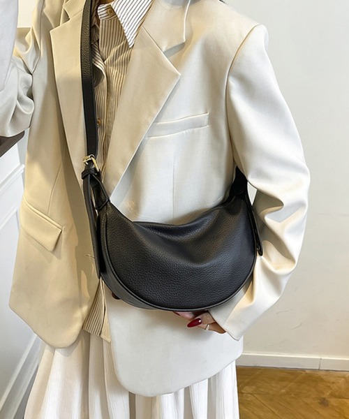 STYLEBLOCK(スタイルブロック)の「2WAYラウンドショルダーバッグ/ペットボトル収納可(ショルダーバッグ・レディース・ダークブラウン/ブラック・FREE)」の5枚目の写真