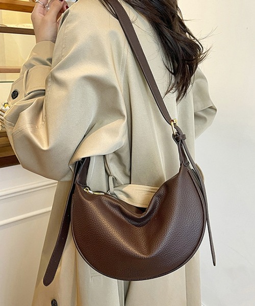 STYLEBLOCK(スタイルブロック)の「2WAYラウンドショルダーバッグ/ペットボトル収納可(ショルダーバッグ・レディース・ダークブラウン/ブラック・FREE)」の9枚目の写真