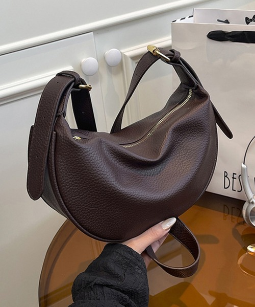 STYLEBLOCK(スタイルブロック)の「2WAYラウンドショルダーバッグ/ペットボトル収納可(ショルダーバッグ・レディース・ダークブラウン/ブラック・FREE)」の11枚目の写真