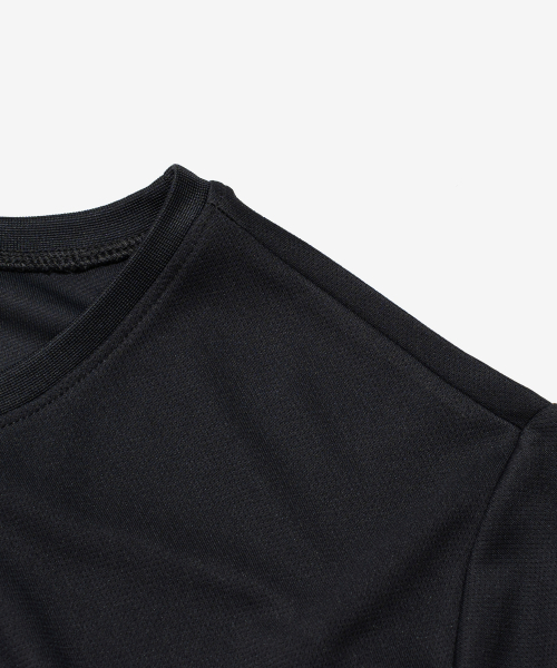 WORKS & CO.（ワークス アンド コー）の「SIGNATURE ロゴ エアフィット 半袖Tシャツ（チャコール）（Tシャツ/カットソー・メンズ・その他・MEDIUM/LARGE/X-LARGE/XX-LARGE）」の3枚目の写真