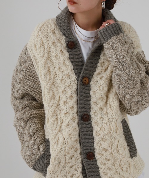 FUNALIVE（ファンアライブ）の「HIMALAYAN CLIMBER'S HAND-KNIT 手編み色切り替えショールカーディガン（カーディガン/ボレロ・メンズ・グレイッシュベージュ/ネイビー/ブラック・M/L）」の4枚目の写真