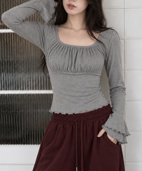 VIVID LADY(ビビッドレディー)の「バストシャーリング ダブルフレアスリーブ 長袖トップス(Tシャツ/カットソー・レディース・アイボリー/ブラック/グレー・FREE)」の12枚目の写真