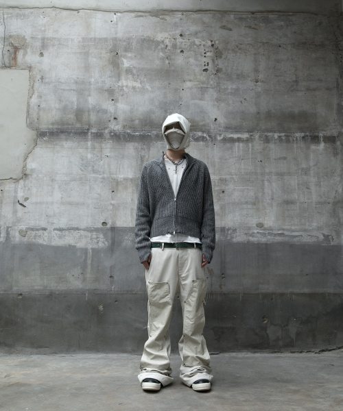 ROARINGRAD(ロアリングラド)の「ダブルニーカーペンターフレアパンツベージュ(その他パンツ・メンズ・その他・SMALL/MEDIUM/LARGE)」の2枚目の写真