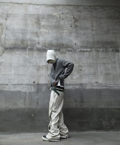 ROARINGRAD(ロアリングラド)の「ダブルニーカーペンターフレアパンツベージュ(その他パンツ・メンズ・その他・SMALL/MEDIUM/LARGE)」の6枚目の写真