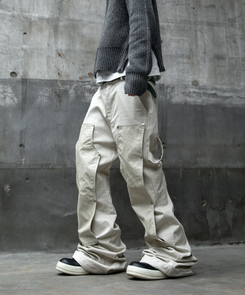 ROARINGRAD(ロアリングラド)の「ダブルニーカーペンターフレアパンツベージュ(その他パンツ・メンズ・その他・SMALL/MEDIUM/LARGE)」の8枚目の写真