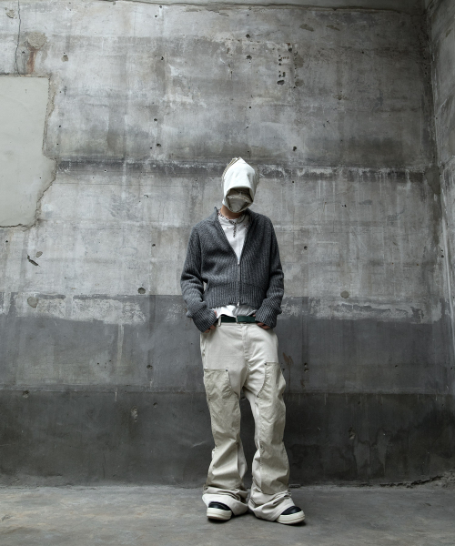 ROARINGRAD(ロアリングラド)の「ダブルニーカーペンターフレアパンツベージュ(その他パンツ・メンズ・その他・SMALL/MEDIUM/LARGE)」の9枚目の写真