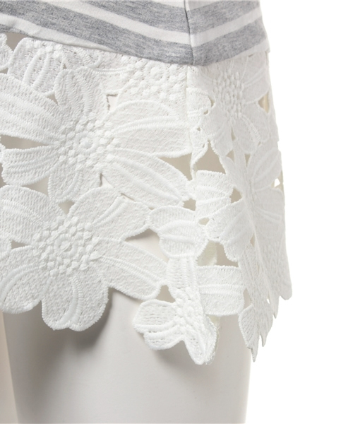 REAL CUBE（リアルキューブ）の「REAL CUBE極上素材コットンモダール裾フラワーレースタンクトップ（タンクトップ・レディース・オフホワイト/ブラック/ホワイト×グレー/ブラック系その他/杢グレー/ホワイト×ネイビー・38/40）」の10枚目の写真