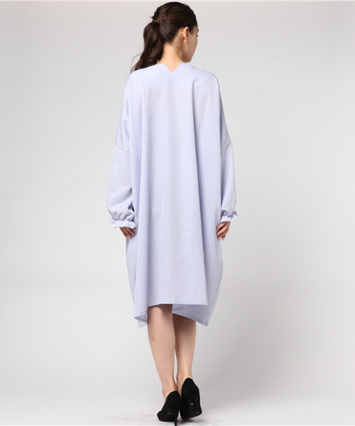 MERLOT(メルロー)の「ビッグシルエットパフ袖ワンピース4907(ワンピース・レディース・ブラック/グレー/ブルー/レッド/パープル系その他・FREE)」の7枚目の写真