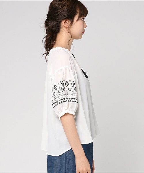 VENCEEXCHANGE（ヴァンスエクスチェンジ）の「袖エスニック刺繍プルオーバー                  （シャツ/ブラウス・レディース・ホワイト/ブラック/イエロー・MEDIUM）」の10枚目の写真