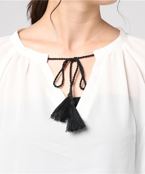 VENCEEXCHANGE（ヴァンスエクスチェンジ）の「袖エスニック刺繍プルオーバー                  （シャツ/ブラウス・レディース・ホワイト/ブラック/イエロー・MEDIUM）」の5枚目の写真