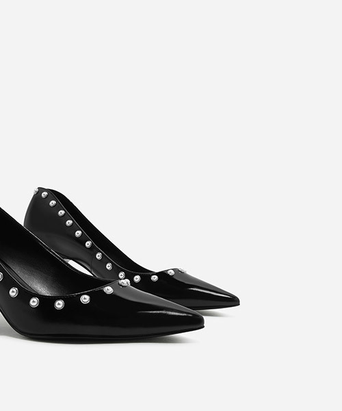 CHARLES & KEITH(チャールズ & キース)の「ポインテッドトゥパンプス / POINTED TOE PUMPS(パンプス・レディース・ブラック・23cm/23.5cm/24.5cm)」の5枚目の写真