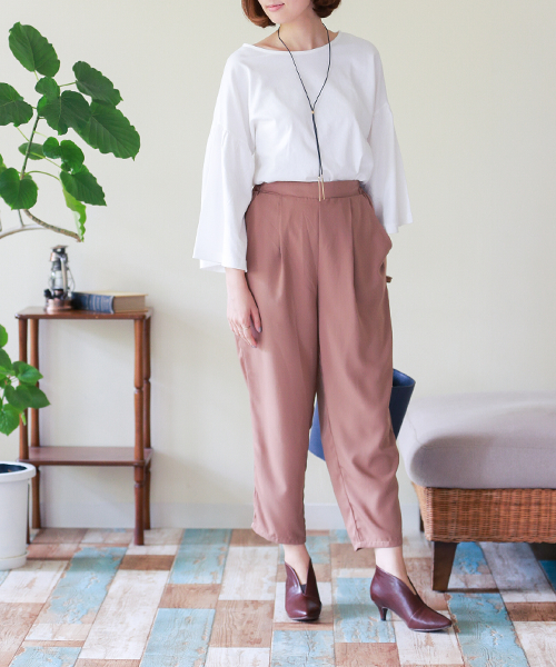 menue（メヌエ）の「ポインテッドトゥ ミドルヒール Vカットブーティ（ブーツ・レディース・ブラック系その他/ブラック/ネイビー/オリーブ/ブラウン系その他/ブラウン・S/L/LL/3L/M）」の7枚目の写真