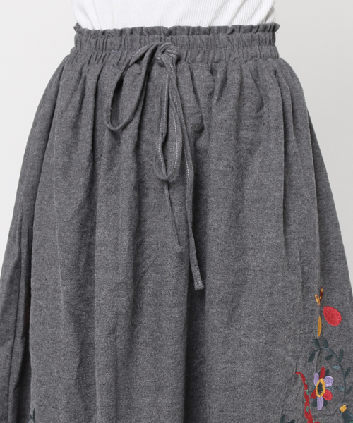 MERLOT（メルロー）の「起毛ギリシャしんわ刺繍スカート7213（スカート・レディース・グレー/ネイビー/ベージュ・FREE）」の6枚目の写真