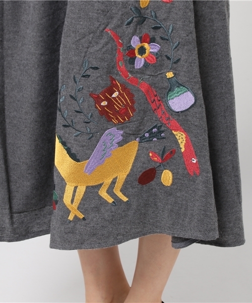 MERLOT（メルロー）の「起毛ギリシャしんわ刺繍スカート7213（スカート・レディース・グレー/ネイビー/ベージュ・FREE）」の8枚目の写真