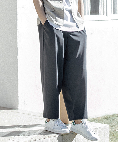 ANGENEHM(アンゲネーム)の「mp5835-1 Tuck Wide Pants パンツ(その他パンツ・メンズ・ネイビー/ブラック/ベージュ・S/L/M)」の3枚目の写真