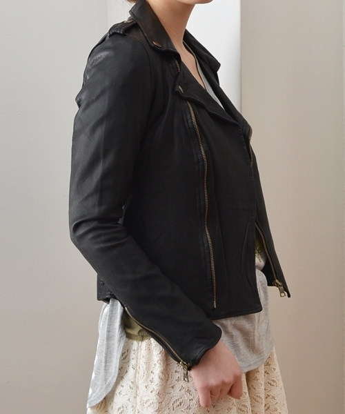 SHIPS for women（シップスフォーウィメン）の「★★ラムレザー　ダブルジャケット◇（ライダースジャケット・レディース・ブラック/ベージュ/ネイビー・SMALL/MEDIUM）」の7枚目の写真