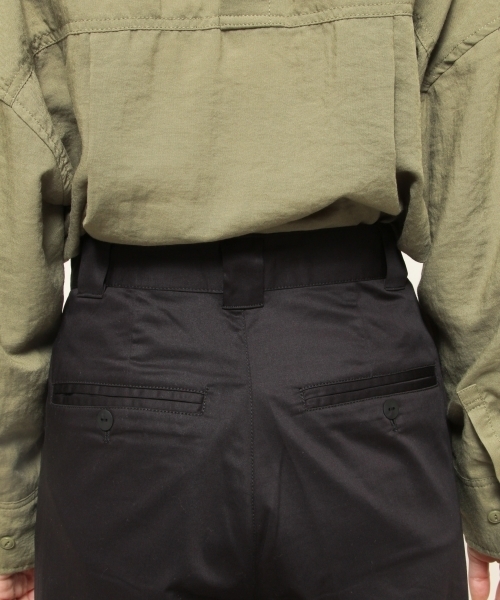 PAGEBOY(ページボーイ)の「コットンサテンスラックス(スラックス・レディース・ブラック/ダークブラウン/ネイビー・SMALL/MEDIUM)」の13枚目の写真