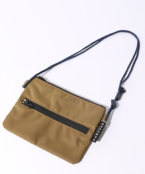 MAISON CANVVAS（メゾンキャンバス）の「[MAISON CANVAS/メゾンキャンバス] サコッシュ型トラベルポーチ（ショルダーバッグ・レディース・カーキ/ブラック/ネイビー/ベージュ/パープル/ブラウン/ライトベージュ・ONE SIZE）」の5枚目の写真