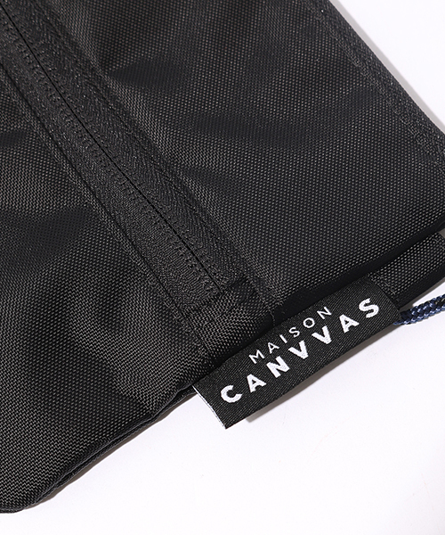 MAISON CANVVAS（メゾンキャンバス）の「[MAISON CANVAS/メゾンキャンバス] サコッシュ型トラベルポーチ（ショルダーバッグ・レディース・カーキ/ブラック/ネイビー/ベージュ/パープル/ブラウン/ライトベージュ・ONE SIZE）」の10枚目の写真