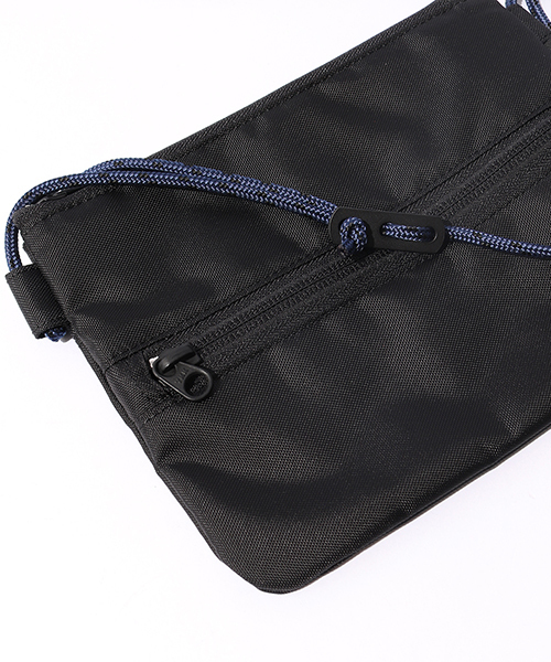 MAISON CANVVAS（メゾンキャンバス）の「[MAISON CANVAS/メゾンキャンバス] サコッシュ型トラベルポーチ（ショルダーバッグ・レディース・カーキ/ブラック/ネイビー/ベージュ/パープル/ブラウン/ライトベージュ・ONE SIZE）」の11枚目の写真