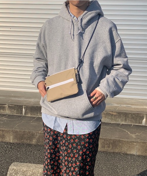 MAISON CANVVAS（メゾンキャンバス）の「[MAISON CANVAS/メゾンキャンバス] サコッシュ型トラベルポーチ（ショルダーバッグ・レディース・カーキ/ブラック/ネイビー/ベージュ/パープル/ブラウン/ライトベージュ・ONE SIZE）」の13枚目の写真