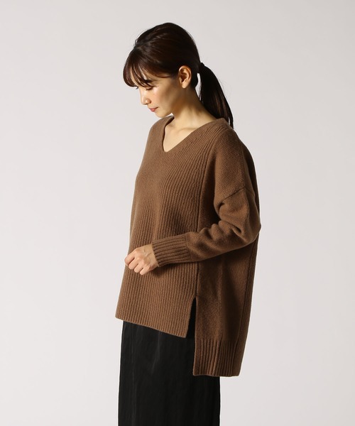 1er Arrondissement（プルミエアロンディスモン）の「MUSIC Vネック