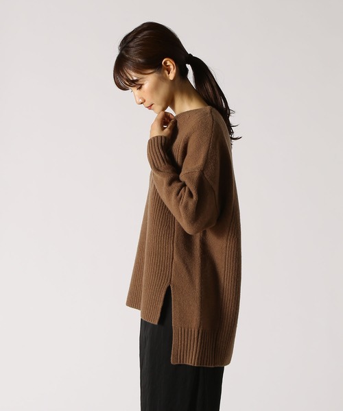 1er Arrondissement（プルミエアロンディスモン）の「MUSIC Vネック