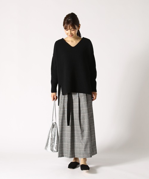 1er Arrondissement（プルミエアロンディスモン）の「MUSIC Vネック