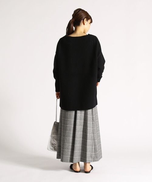 1er Arrondissement（プルミエアロンディスモン）の「MUSIC Vネック