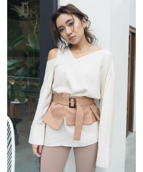 EVRIS（エヴリス）の「コルセットSET デザインカッティングブラウス（シャツ/ブラウス・レディース・ホワイト/ブラック・FREE）」の3枚目の写真