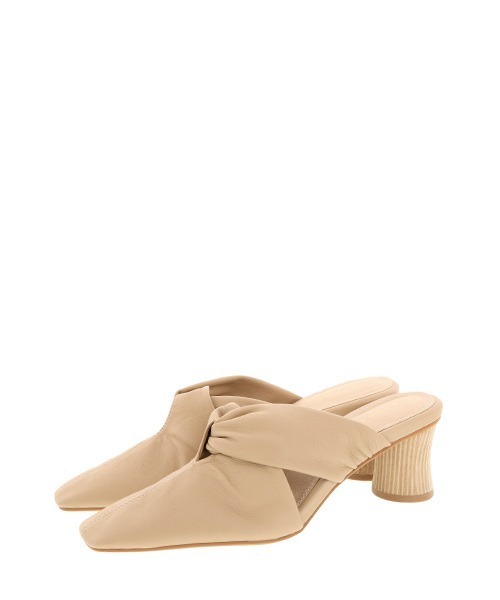 RANDA(ランダ)の「ソフトスクエアトゥミュールパンプス(パンプス・レディース・ベージュ/グリーン/クリーム・LL/M/L/S)」の10枚目の写真