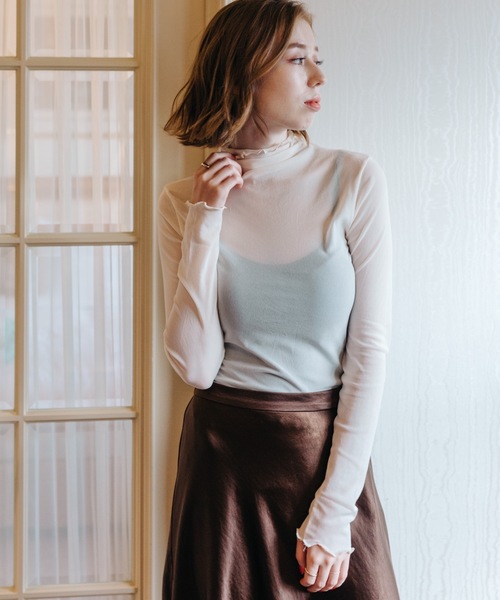 flowriri(フロウリリ)の「flowriri シアーハイネックトップス(Tシャツ/カットソー・レディース・ライトグレー/ブラック/アイボリー/ピンク/ブラウン・FREE)」の2枚目の写真