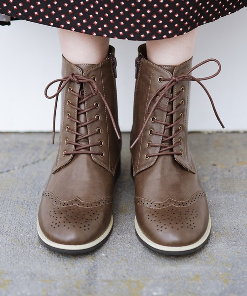 シューズ ブーツメンズライクな本格仕様で甘辛コーデ完成 ウイングチップのレースアップブーツ ブーツ Haco ハコ のファッション