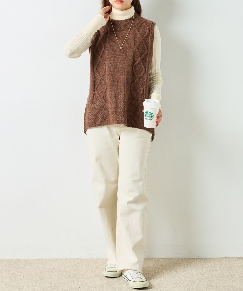 シェットランドウール ケーブル編後スリットベスト（ベスト）｜OMNES