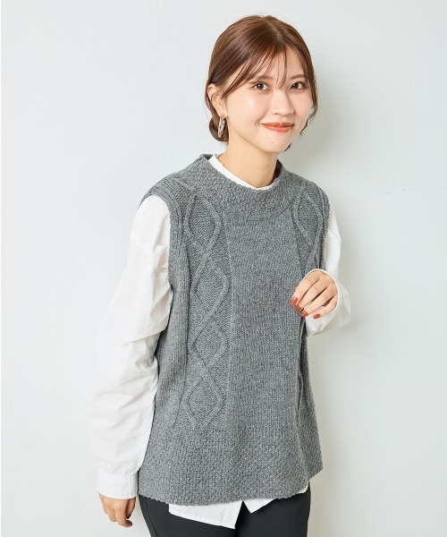 シェットランドウール ケーブル編後スリットベスト（ベスト）｜OMNES
