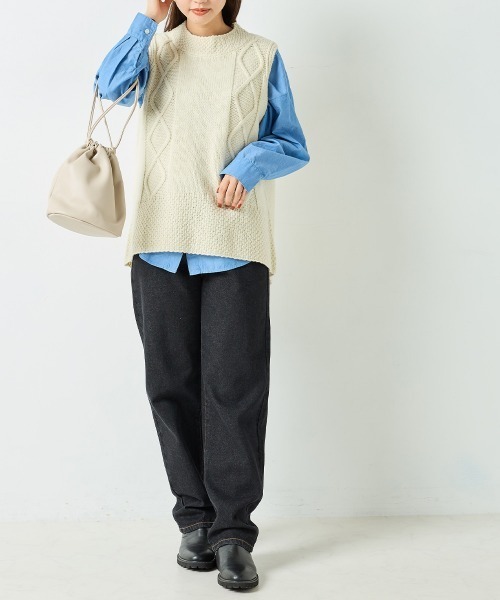 シェットランドウール ケーブル編後スリットベスト（ベスト）｜OMNES