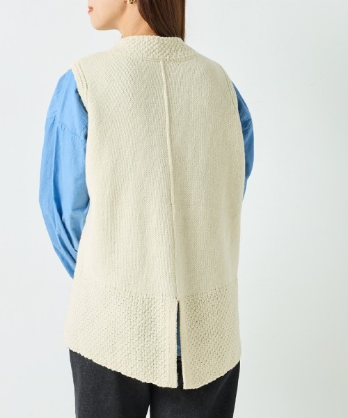 シェットランドウール ケーブル編後スリットベスト（ベスト）｜OMNES