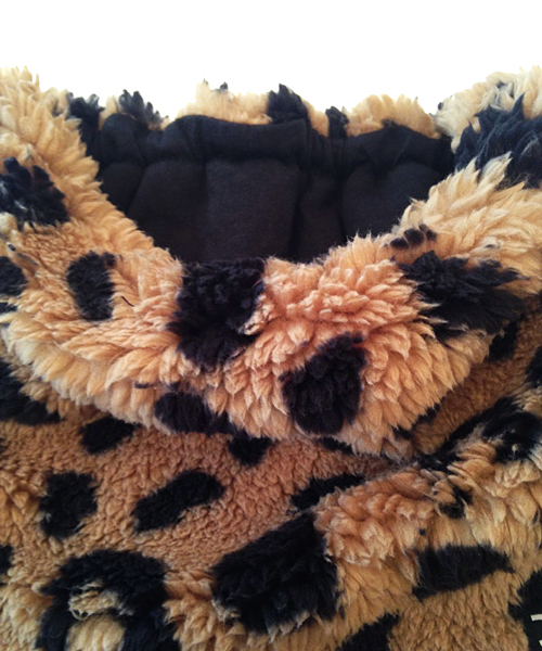 X-girl Stages（エックスガールステージス）の「FLUFFY NECK WARMER（ネックウォーマー/スヌード・キッズ・ブラック/ベージュ/ピンク/パープル・ONE SIZE）」の8枚目の写真