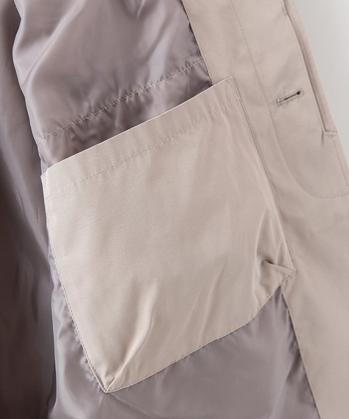 OUTDOOR PRODUCTS APPAREL(アウトドアプロダクツアパレル)の「【着るバッグシリーズ】7ポケットステンカラーコート ビジネスシーンにもおすすめ 襟裏ワンポイントブランドロゴ(ステンカラーコート・メンズ・オリーブ/ブラック/ベージュ・MEDIUM/X-LARGE/LARGE)」の13枚目の写真