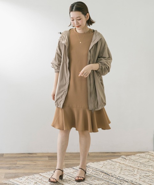 F by ROSSO（エフバイロッソ）の「F by ROSSO　ジョーゼット裾フレアワンピース∴（ワンピース・レディース・ライトグレー/ベージュ/ネイビー・FREE）」の6枚目の写真