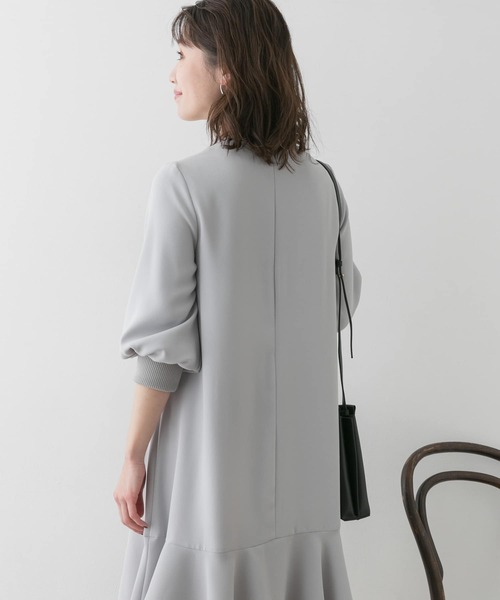 F by ROSSO（エフバイロッソ）の「F by ROSSO　ジョーゼット裾フレアワンピース∴（ワンピース・レディース・ライトグレー/ベージュ/ネイビー・FREE）」の15枚目の写真