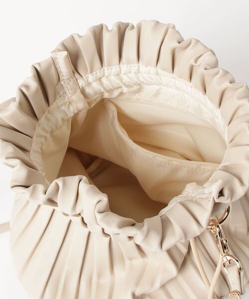 dispark（ディスパーク）の「DISPARK/プリーツ巾着ショルダー（ショルダーバッグ・レディース・ベージュ/ブラウン・FREE）」の7枚目の写真