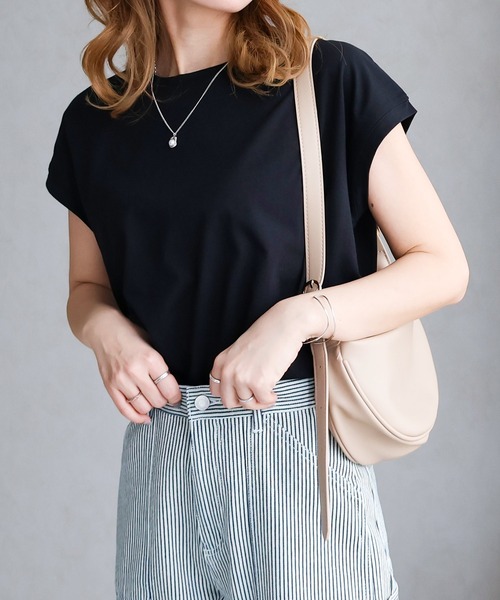 Social GIRL（ソーシャルガール）の「フレンチスリーブTシャツ（Tシャツ/カットソー・レディース・ブラック/オフホワイト/モカ/グレイッシュベージュ/チャコール/テラコッタ/グリーン/ピンク/ホワイト系その他/ブラック系その他/ライトグレー/ブルーパープル/ベージュ・M）」の3枚目の写真